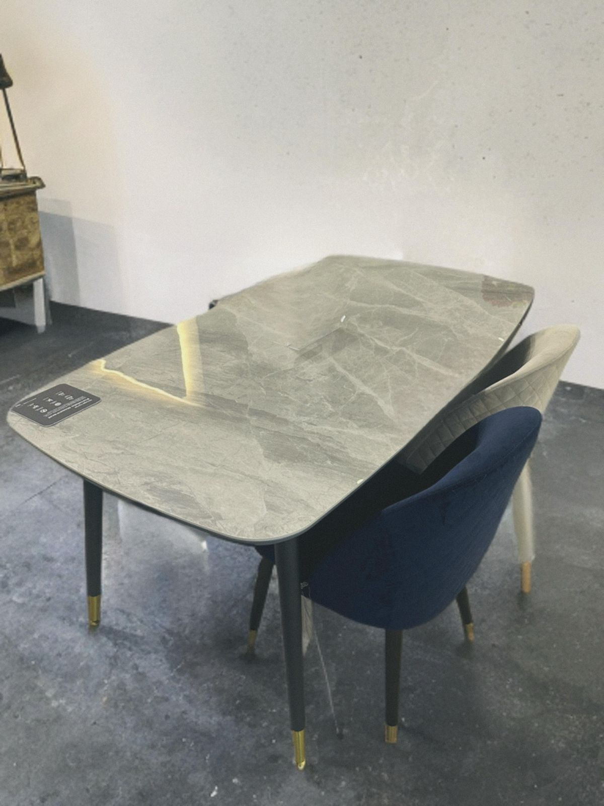 Meja Makan Minimalis Modern Marmer Abu – 4 Kursi